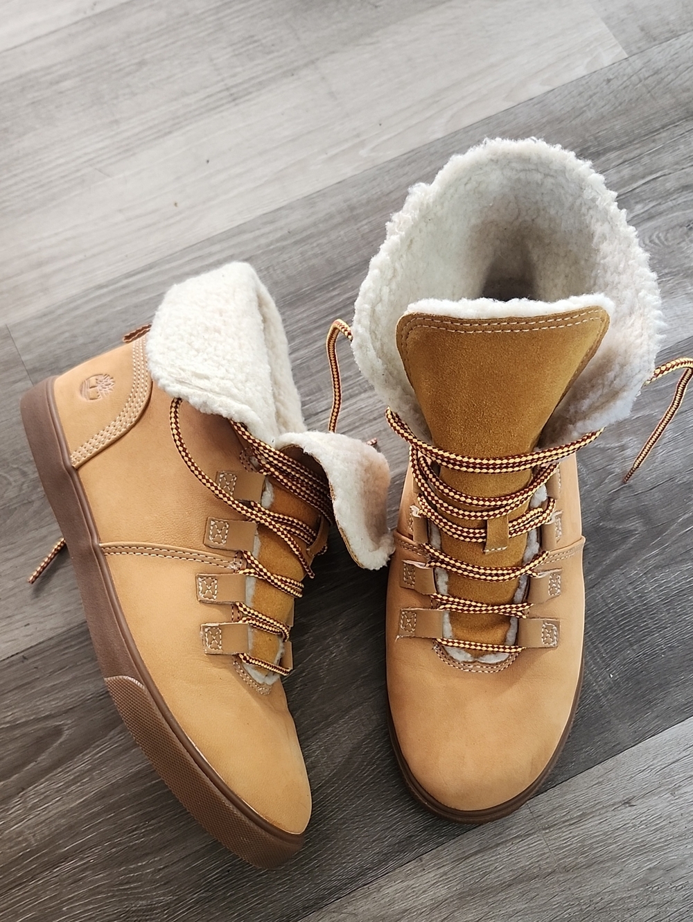 Timberland  Tan Faux-Shearling Winter Boots